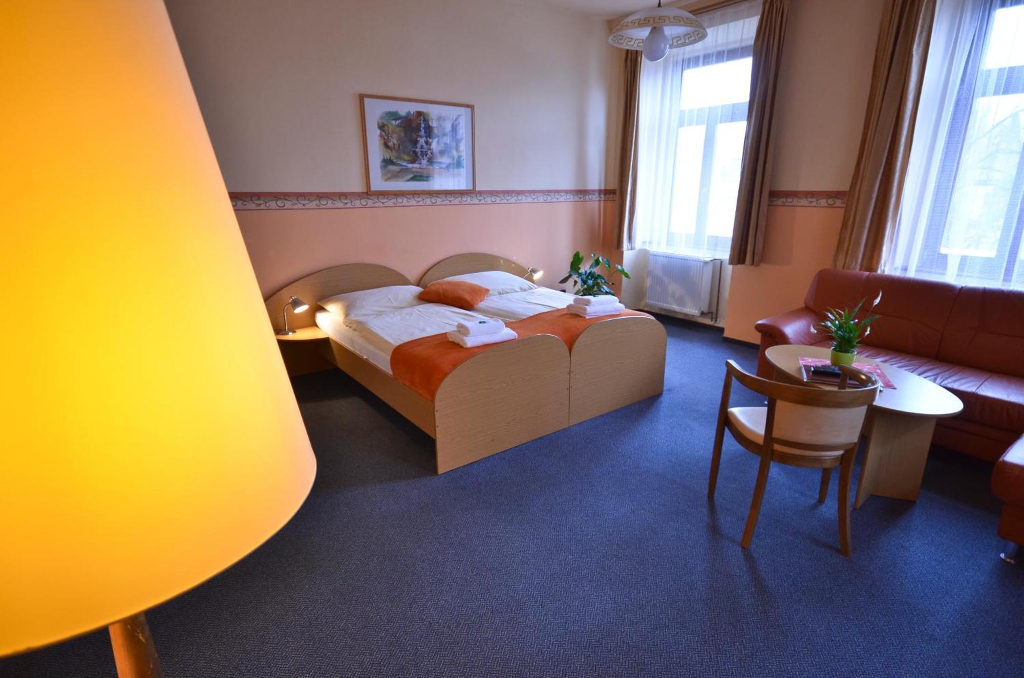 Hotel U Kozicky Теплице Экстерьер фото